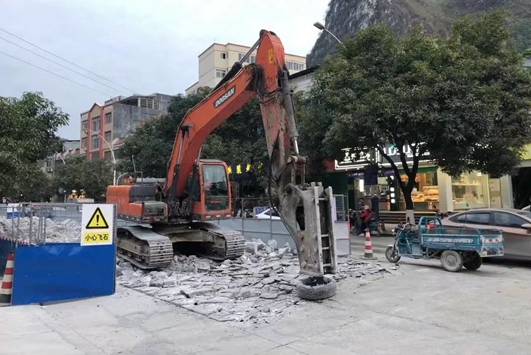 国道357线河池城区中山路大修114天