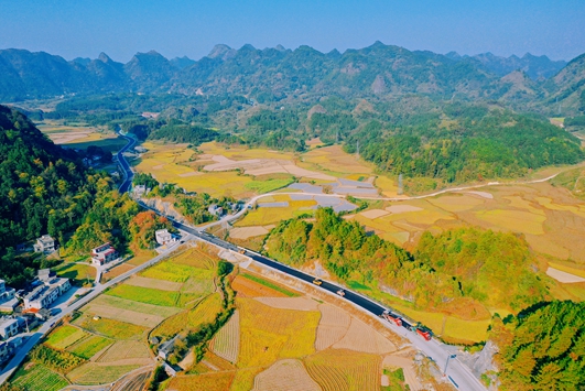 广西在建路网项目最长隧道南丹县丹炉山隧道顺利贯通
